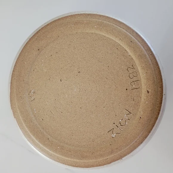 Zion Studio Pottery Vintage 1982 Bowl Blue - Picture 7 of 8